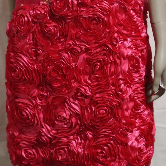 Dress - Picture 3 of 4